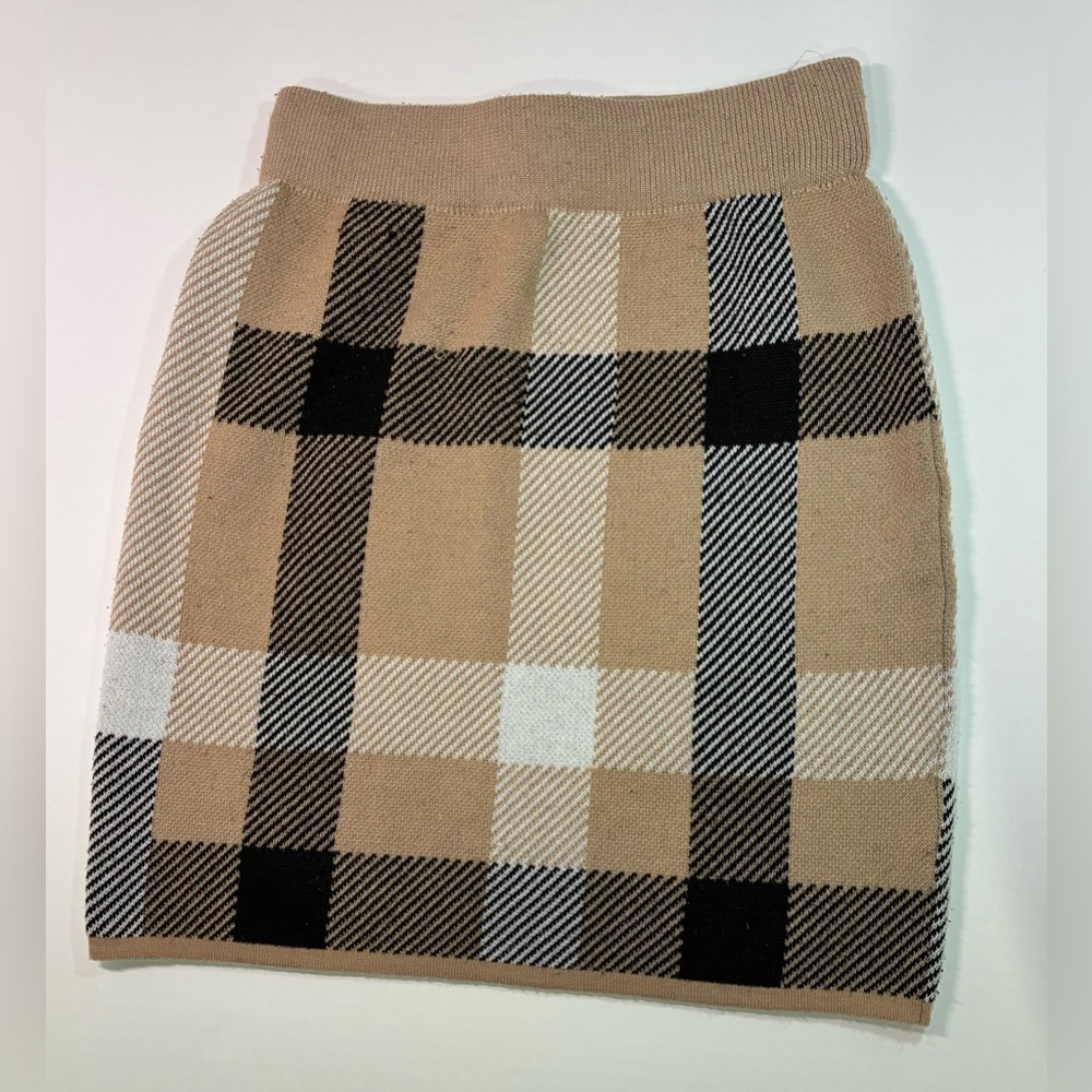 Heart and Heels Tan Knit skirt M
